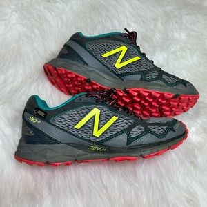 New Balance - 910 v2 - women’s 6